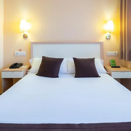 Hotel La Mercado 3*