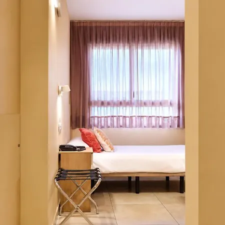 Hotel Nuvi Mercado 3*