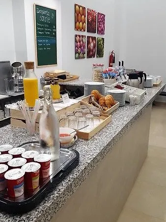 فندق La Mercado 3*